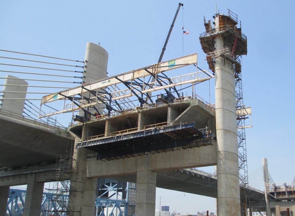 Bridge builder in balanced cantilever construction
